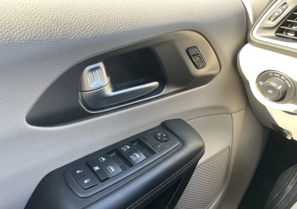 Chrysler Pacifica cena 129000 przebieg: 95000, rok produkcji 2020 z Czaplinek małe 596